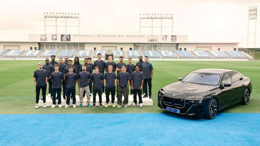 La plantilla del Real Madrid recibió sus coches para esta temporada