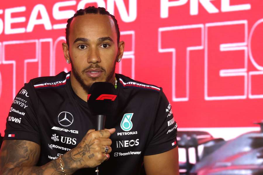 Lewis Hamilton diz que o W14, carro da Mercedes para 2023, é uma boa plataforma para começar