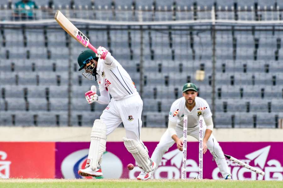 Bangladesh lead South Africa by 81 runs with three wickets in hand