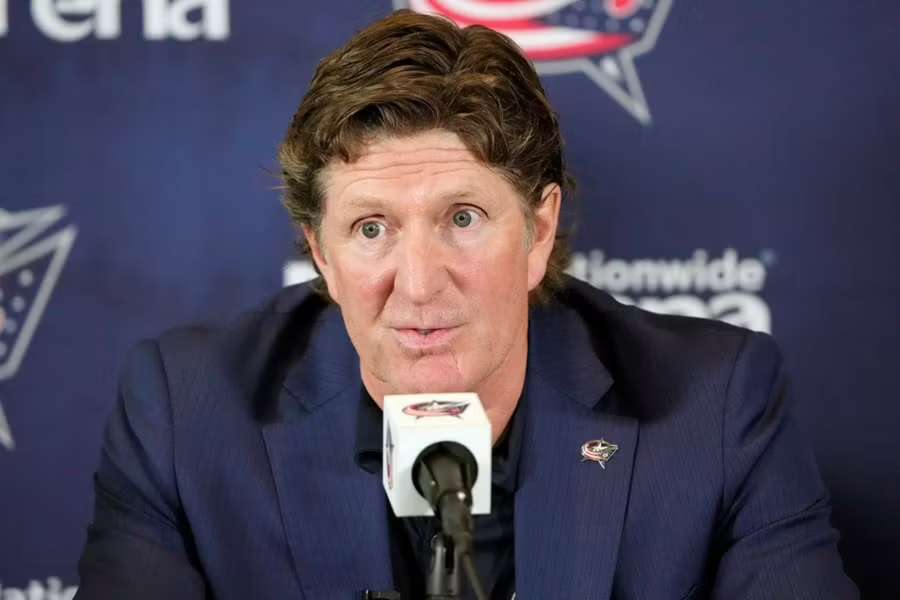 Babcockovi nevyšiel po Toronte angažmán v Blue Jackets. Po obvineniach hráčov odstúpil z funkcie.