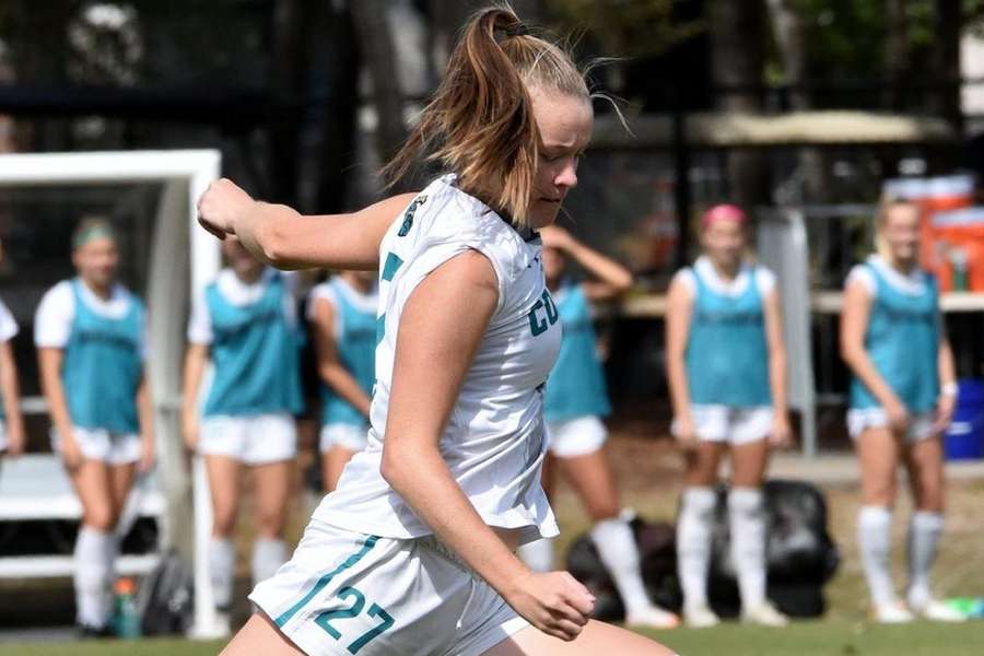 Mackenzie passou pelo futebol universitário dos Estados Unidos