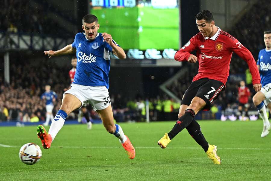 Landmark Ronaldo goal secures victory for Man Utd at Everton