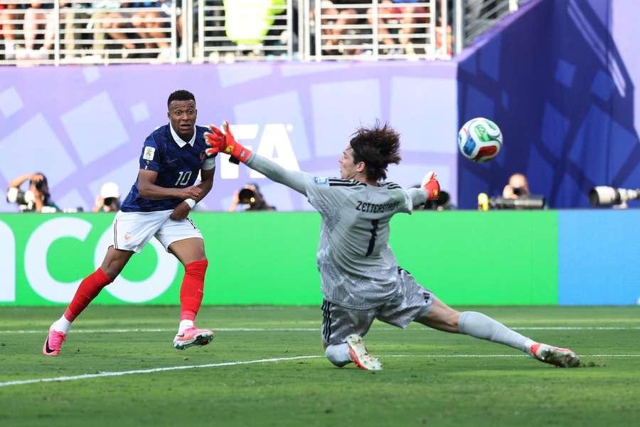 Mbappé bate a Zatterström