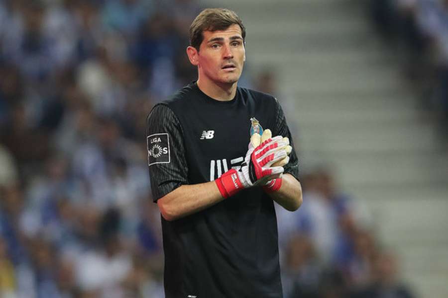 Casillas ao serviço do FC Porto Casillas ao serviço do FC Porto