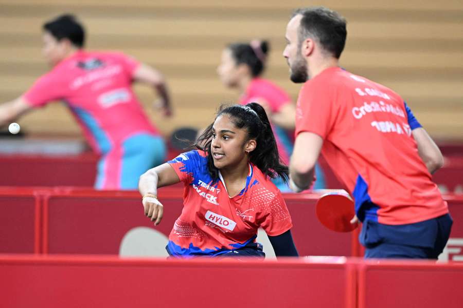 Prithika Pavade avec Simon Gauzy en double mixte à Doha lundi.