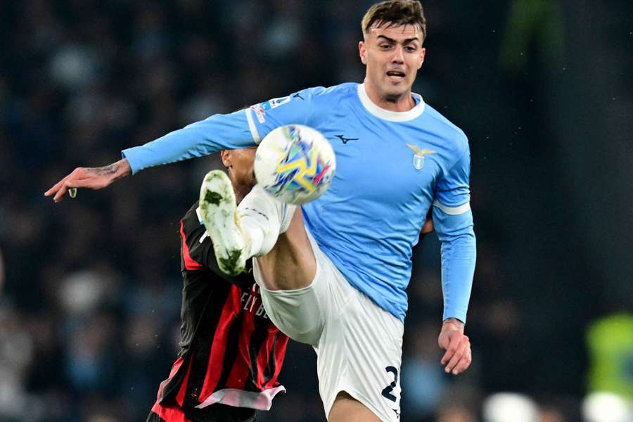 Lazio ready to splash out as Maldini wins over Sarri