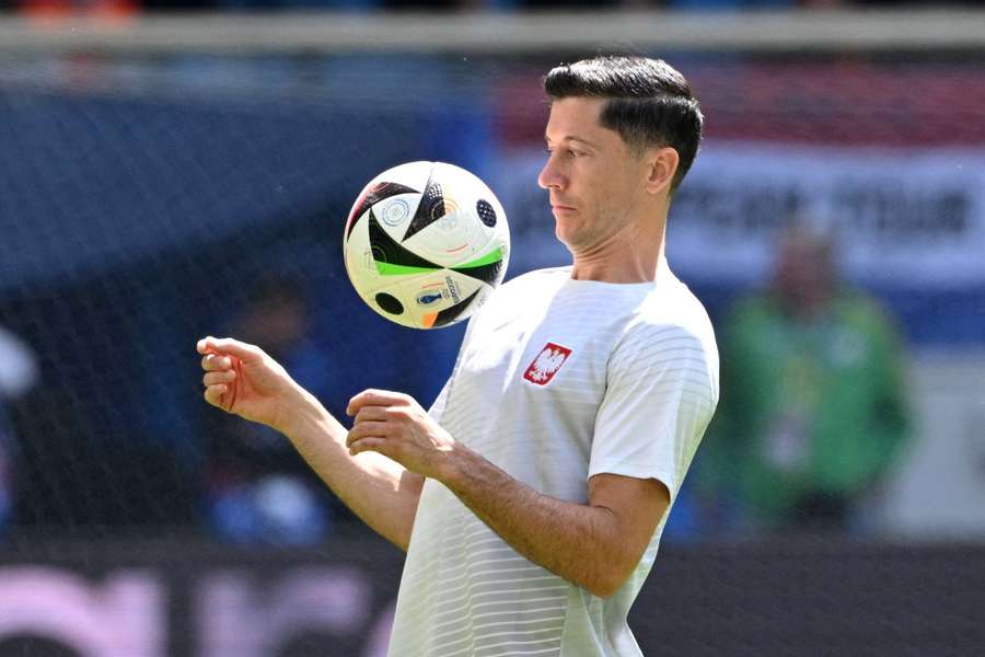 Robert Lewandowski was an unused substitute in Poland's loss to the Netherlands