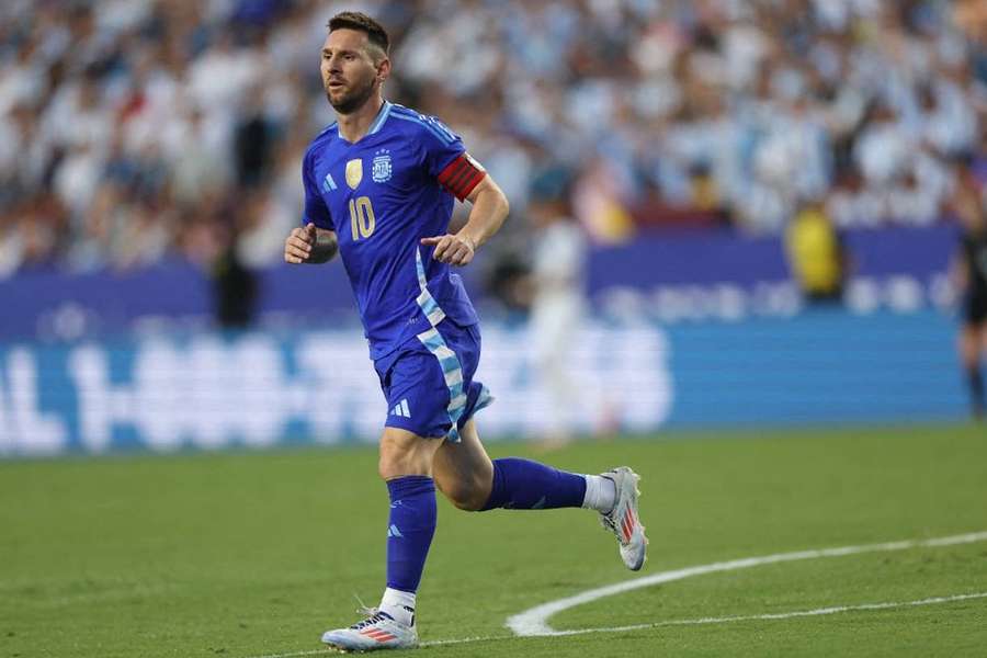 O craque argentino tem 13 gols anotados em seis Copas América