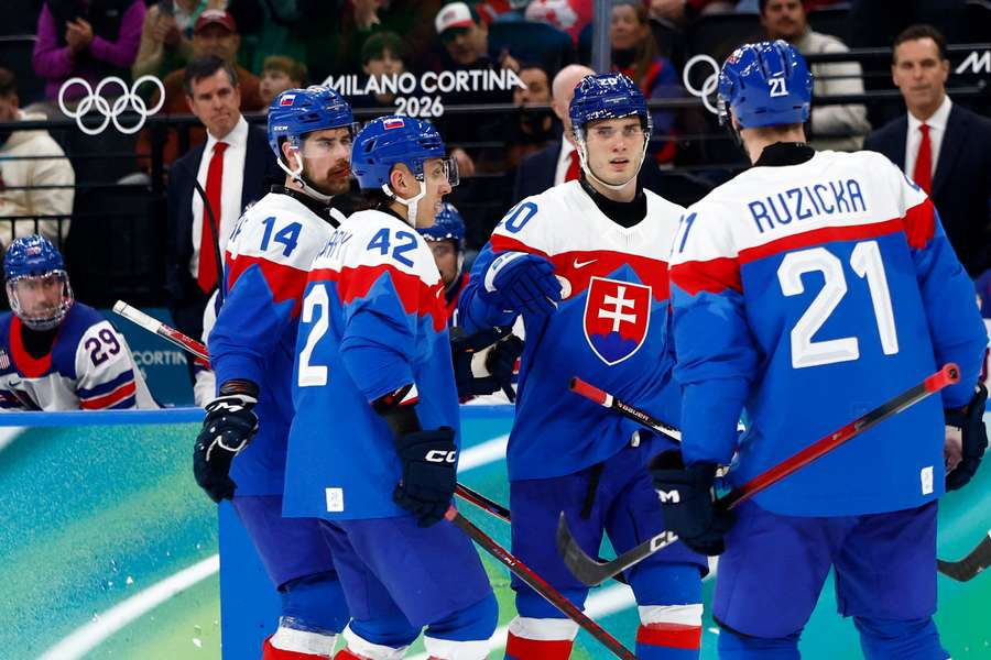 Slafkovského čísla udivujú hokejový svet.