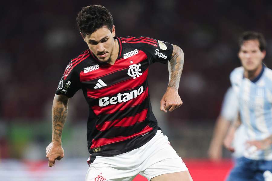 Pedro durante vitória do Flamengo sobre o Racing por 1 a 0
