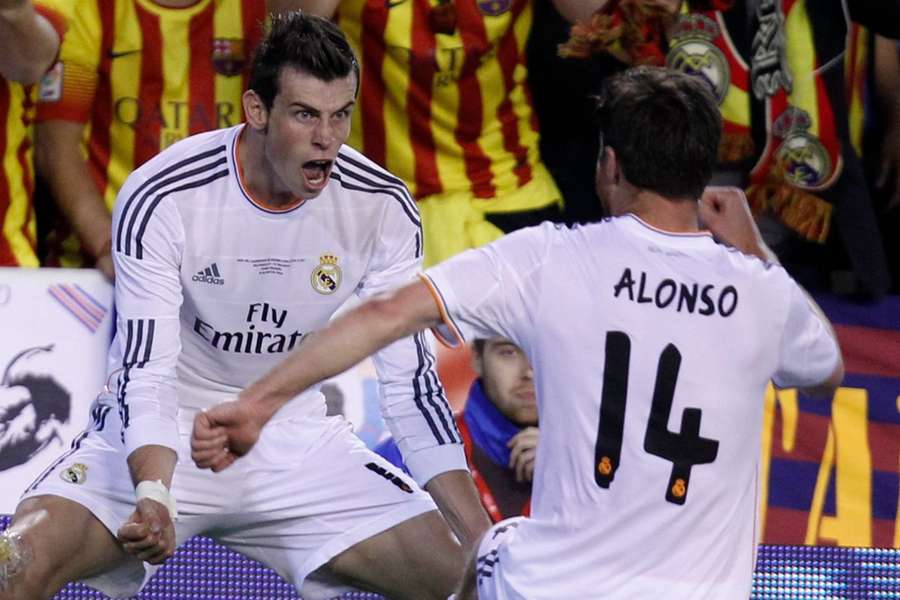 Gareth Bale e Xabi Alonso na final da Copa do Rei 2013/14 Gareth Bale e Xabi Alonso na final da Copa do Rei 2013/14