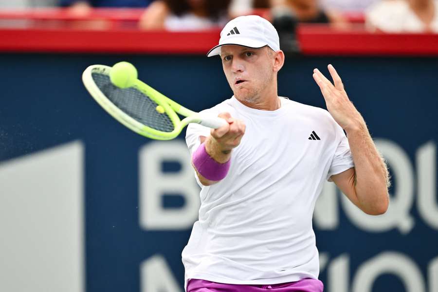 Davidovich sigue adelante en Montreal.