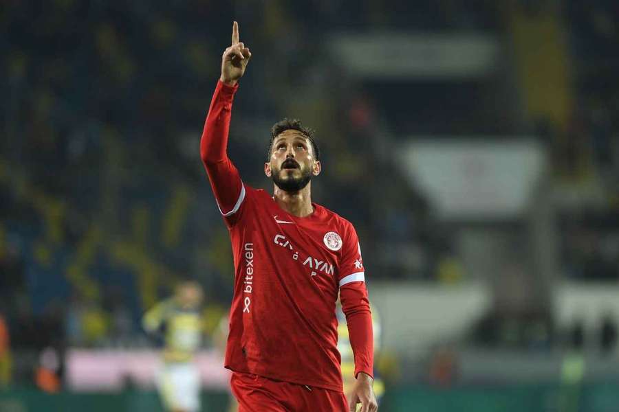 Maccabi Tel Aviv îl transferă pe Sagiv Jehezkel