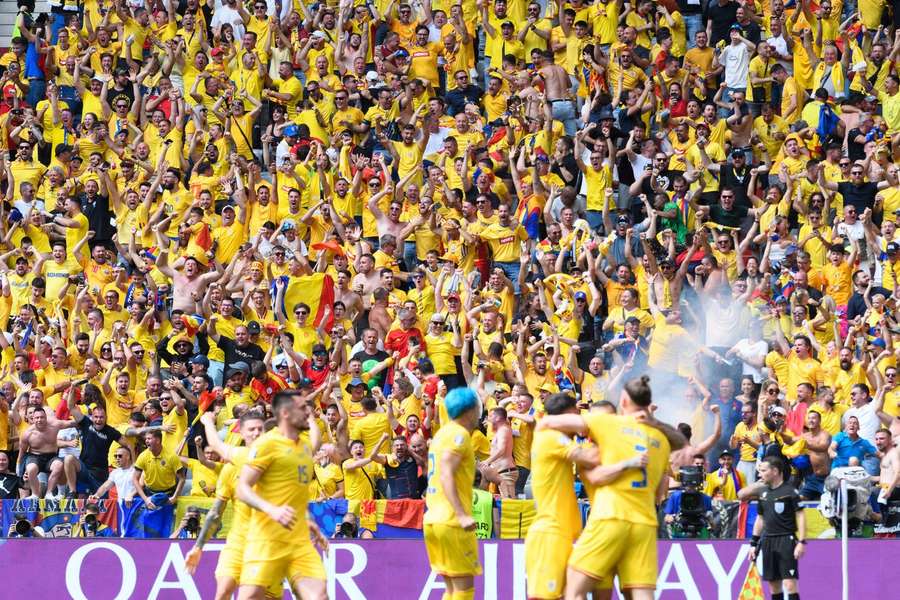 Tricolorii, sărbătorind alături de fani în timpul Euro 2024
