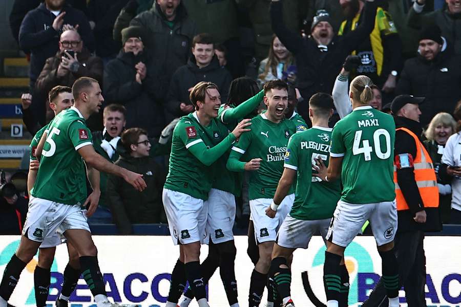El Plymouth celebrando el tanto ante el Liverpool