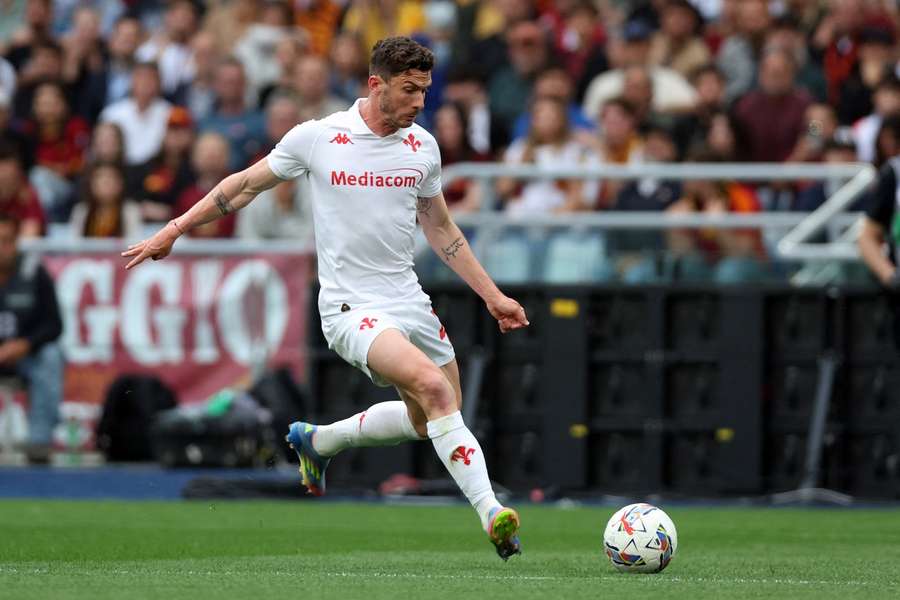 Robin Gosens spielt wohl auch in der nächsten Saison für Florenz