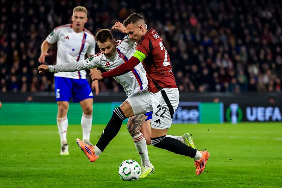 Haraslín v jednom zápase dvakrát striedal. Haraslín v jednom zápase dvakrát striedal.