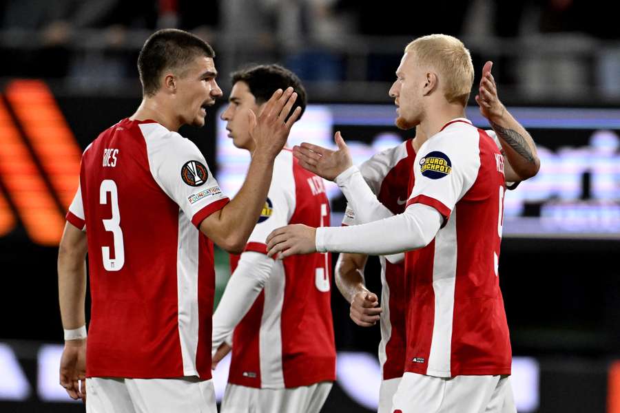 AZ celebrate Mexx Meerdink's (R) goal against Hapoel Be'er Sheva AZ celebrate Mexx Meerdink's (R) goal against Hapoel Be'er Sheva