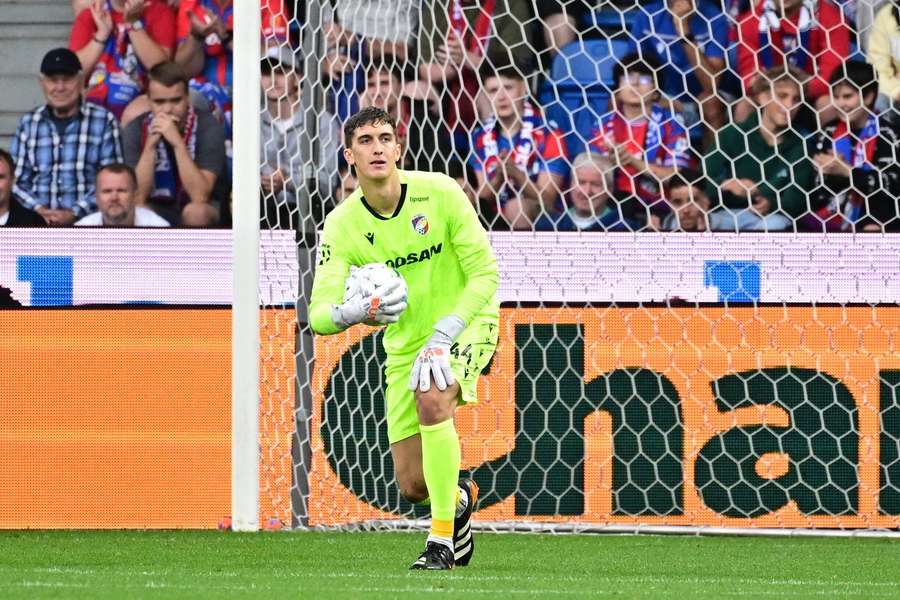 Florian Wiegele odchytá odvetu Plzně se Servette.
