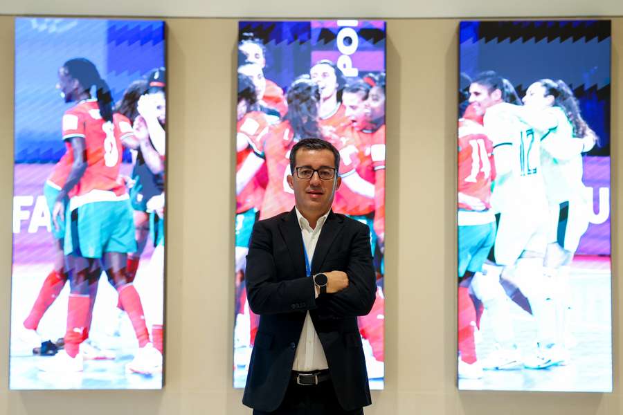 Luís Conceição guiou seleção feminina de futsal à medalha de prata no Mundial Luís Conceição guiou seleção feminina de futsal à medalha de prata no Mundial