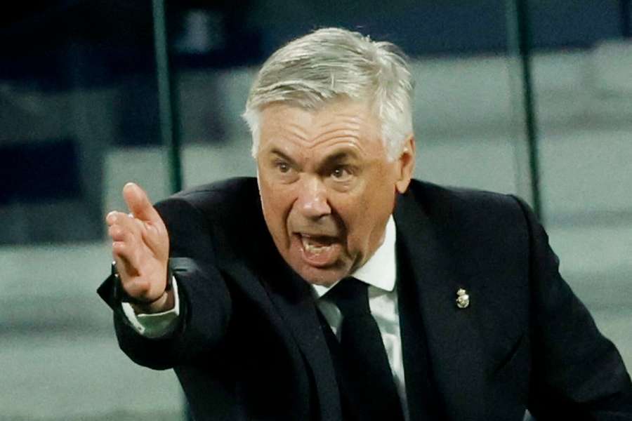 Carlo Ancelotti under kampen mellem Real Madrid og Real Sociedad