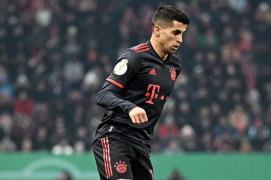 João Cancelo deve voltar à titularidade no Bayern