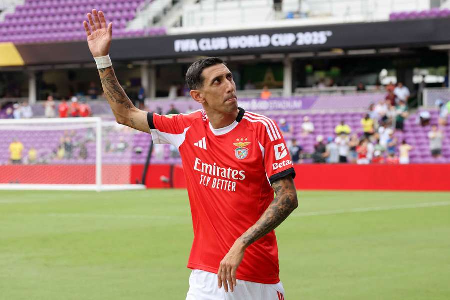 Di María ao serviço do Benfica