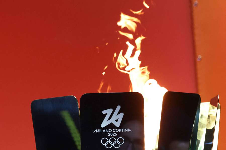 Zapalanie płomienia w kompleksie olimpijskim