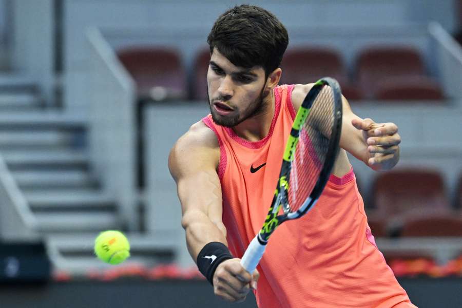 Alcaraz segue para a final do Open de Pequim