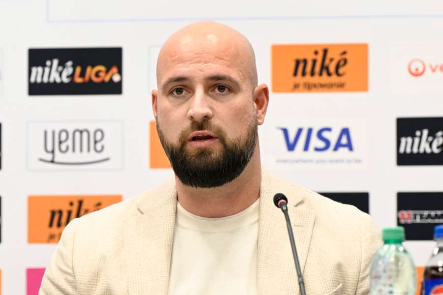 Kmotrík ml. na tlačovej konferencii