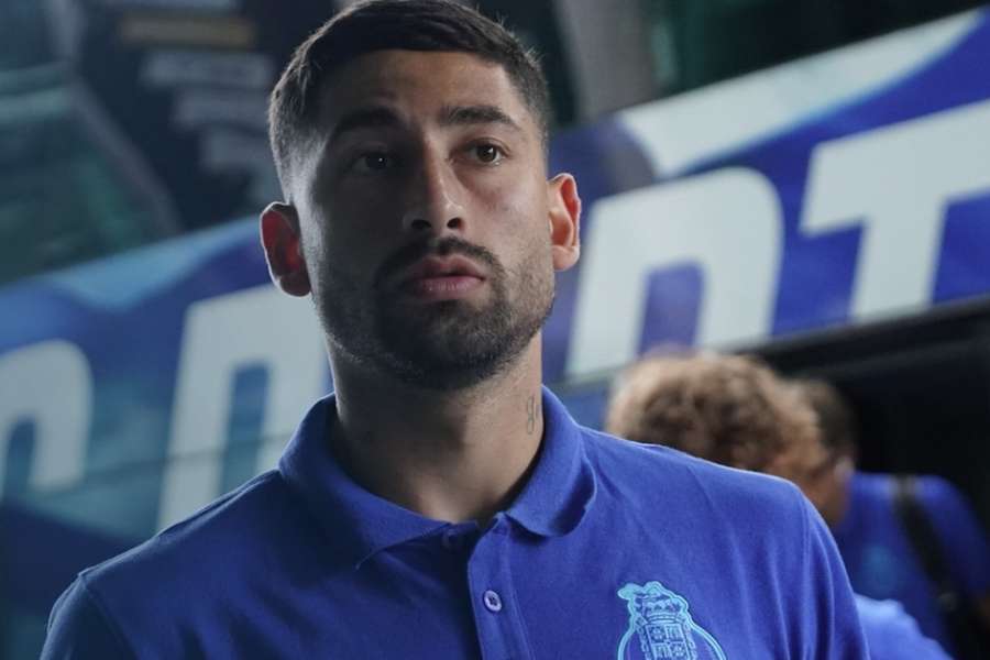 Alan Varela na partida do FC Porto para Coimbra Alan Varela na partida do FC Porto para Coimbra