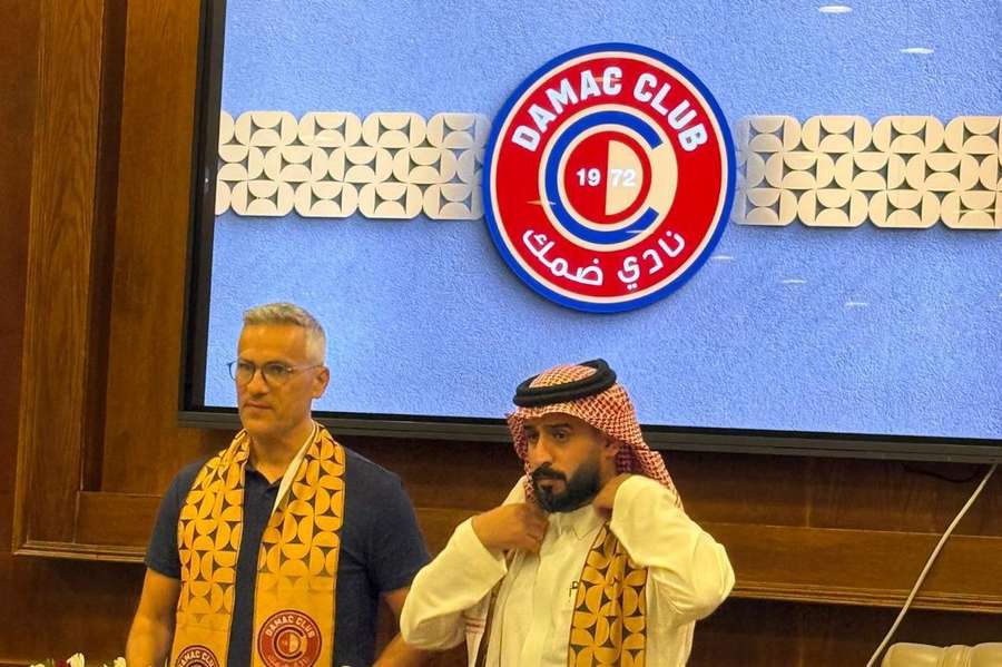 Treinador português na apresentação
