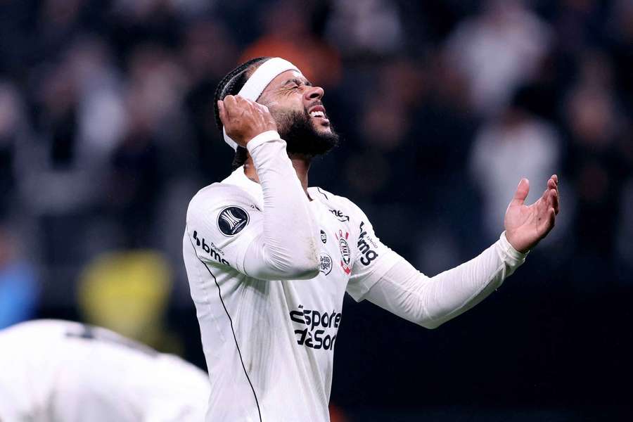 O holandês foi titular, mas não evitou a derrota do Timão na Libertadores O holandês foi titular, mas não evitou a derrota do Timão na Libertadores