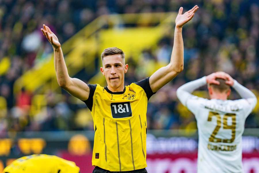 Un duro golpe para el Borussia antes de la LM, Schlotterbeck termina la temporada por lesión