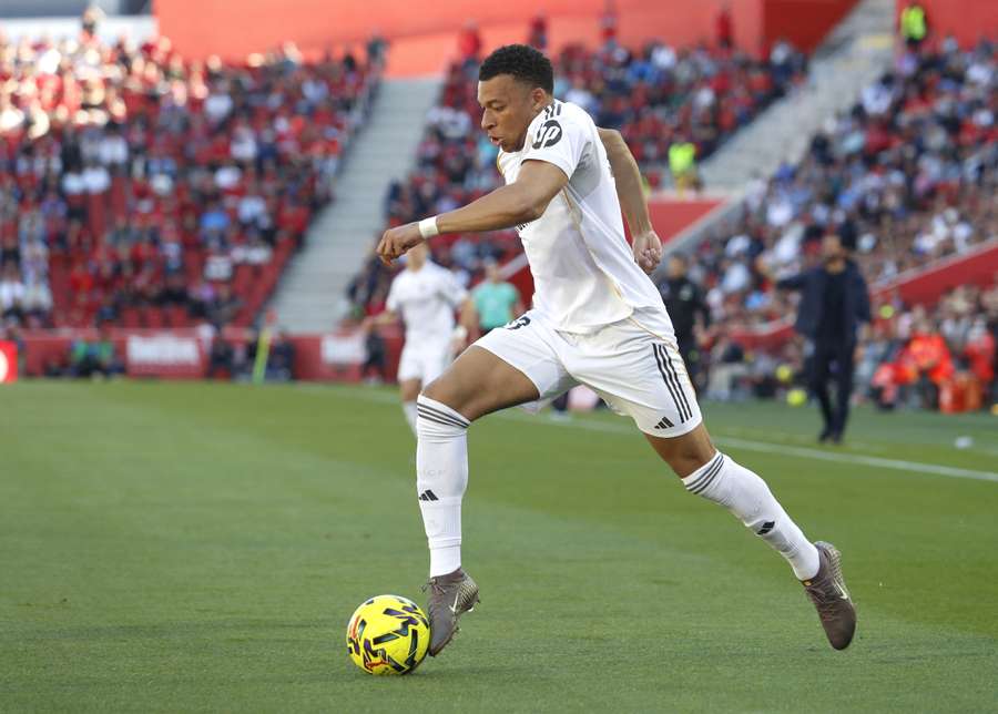 Kylian Mbappé em partida contra o Mallorca, pela LaLiga EA Sports.