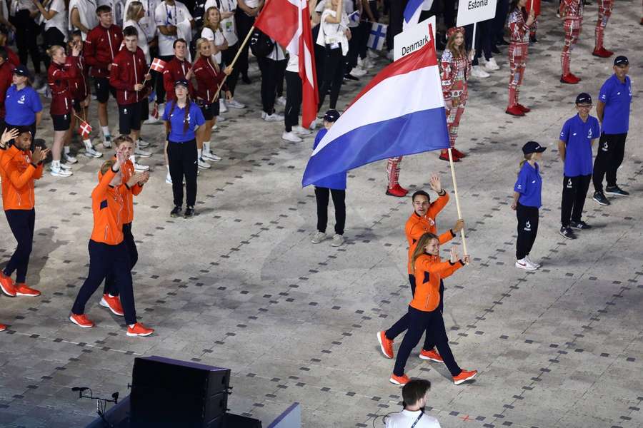 Sheyi Adentunji was vragendrager tijdens de openingsceremonie op de European Games