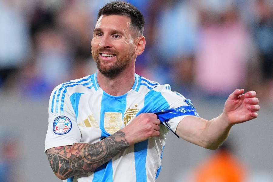 A Pulga defende a Argentina na Copa América e desfalca seu clube no momento