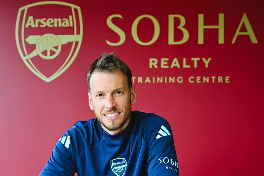 Neto jogará pelo Arsenal na próxima temporada