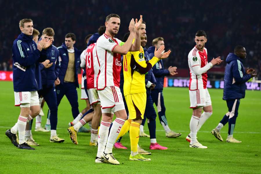 Ajax maakte na afloop van het duel in de achtste finales een ereronde