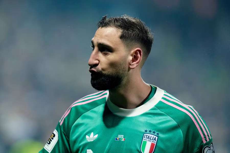 Gianluigi Donnarumma odmítl spekulace o bonusech za mistrovství světa.