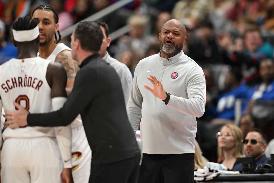 Los Pistons derrotaron a los Cavs Los Pistons derrotaron a los Cavs