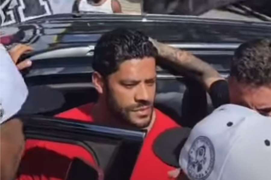 Hulk em protesto na Cidade do Galo
