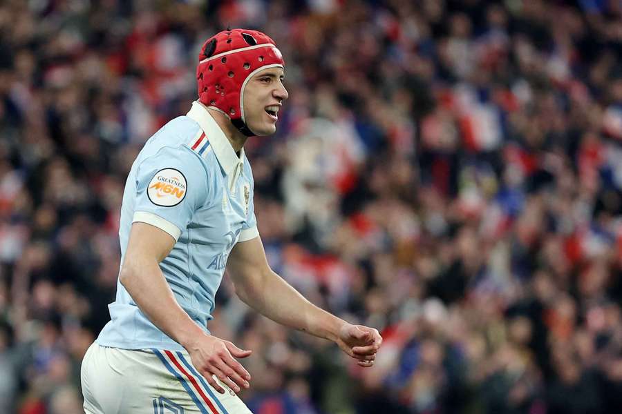 France's Louis Bielle-Biarrey celebrates 