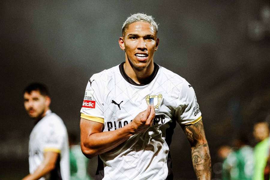 Sorriso assinou até 2029 pelo Famalicão