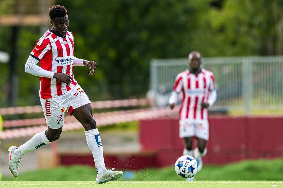 Kinteh é um central esquerdino imponente