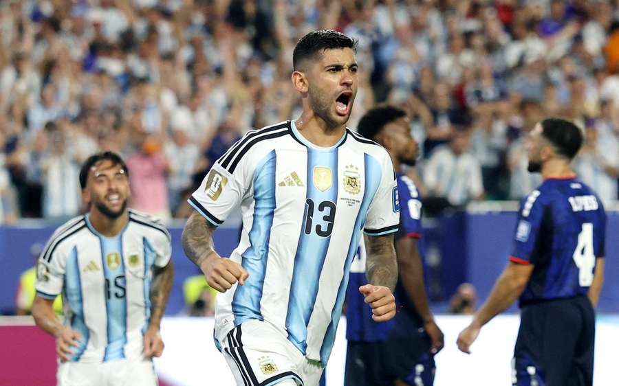 Cristian Romero fez o gol decisivo para a Argentina Cristian Romero fez o gol decisivo para a Argentina