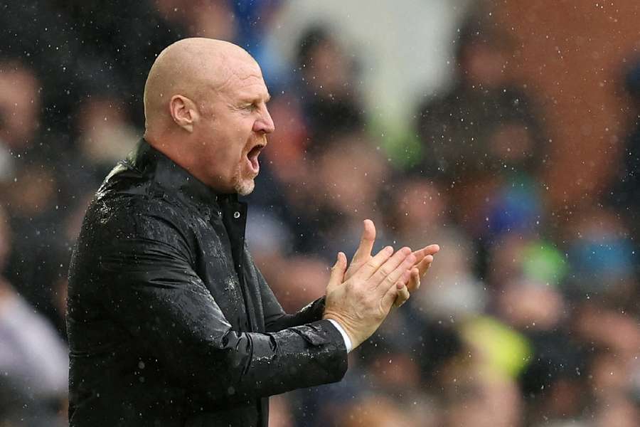 Dyche encourages his side against Luton