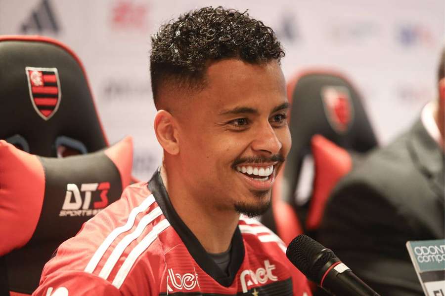 Allan não escondeu sua alegria na chegada ao Flamengo