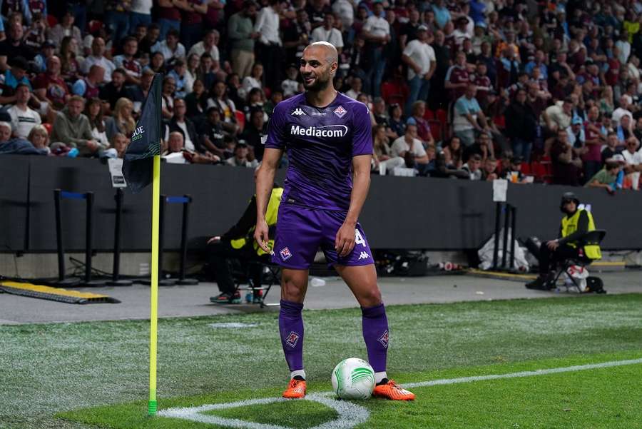 Amrabat in action for Fiorentina