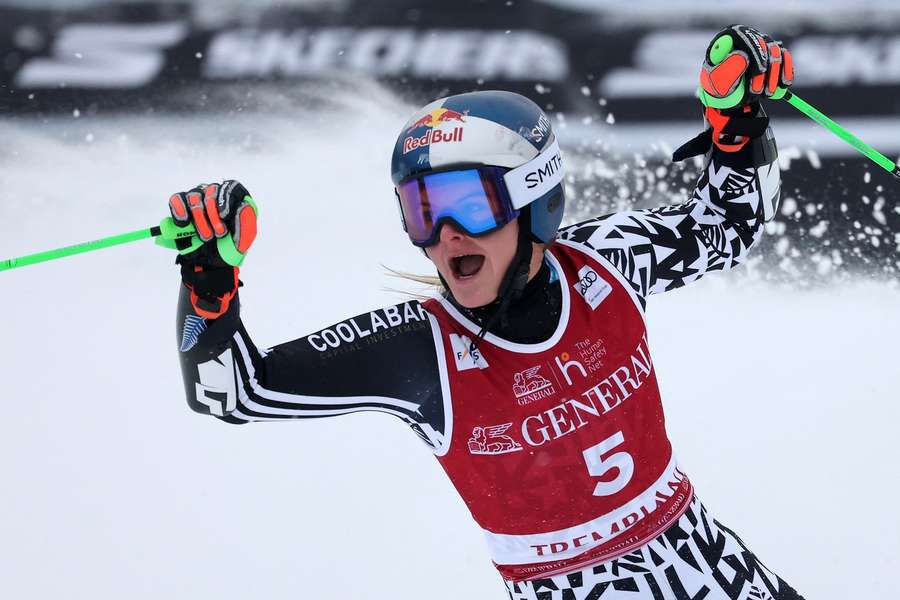 Alice Robinson gewinnt Riesentorlauf in Tremblant - ÖSV- und DSV-Stars abgeschlagen Alice Robinson gewinnt Riesentorlauf in Tremblant - ÖSV- und DSV-Stars abgeschlagen